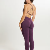 Top Admyre Moonlight morado con espalda deportiva y tejido elástico ideal para gym o yoga.
