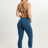 Legging Admyre Moonlight azul marino de cintura alta, compresivo y squat-proof, diseñado para rendimiento y estilo.