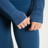 Chaqueta deportiva Admyre Moonlight azul navy con cremallera y cuello alto, diseño ajustado y tejido técnico.