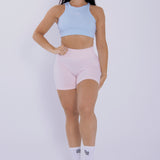 Baby Blue Tank de Admyre, un top versátil y elegante, ideal para cualquier actividad. Combina fácilmente con tus prendas deportivas o casuales