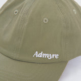 Descubre el Hat en verde de Admyre, un sombrero moderno y funcional, perfecto para días al aire libre o como accesorio diario