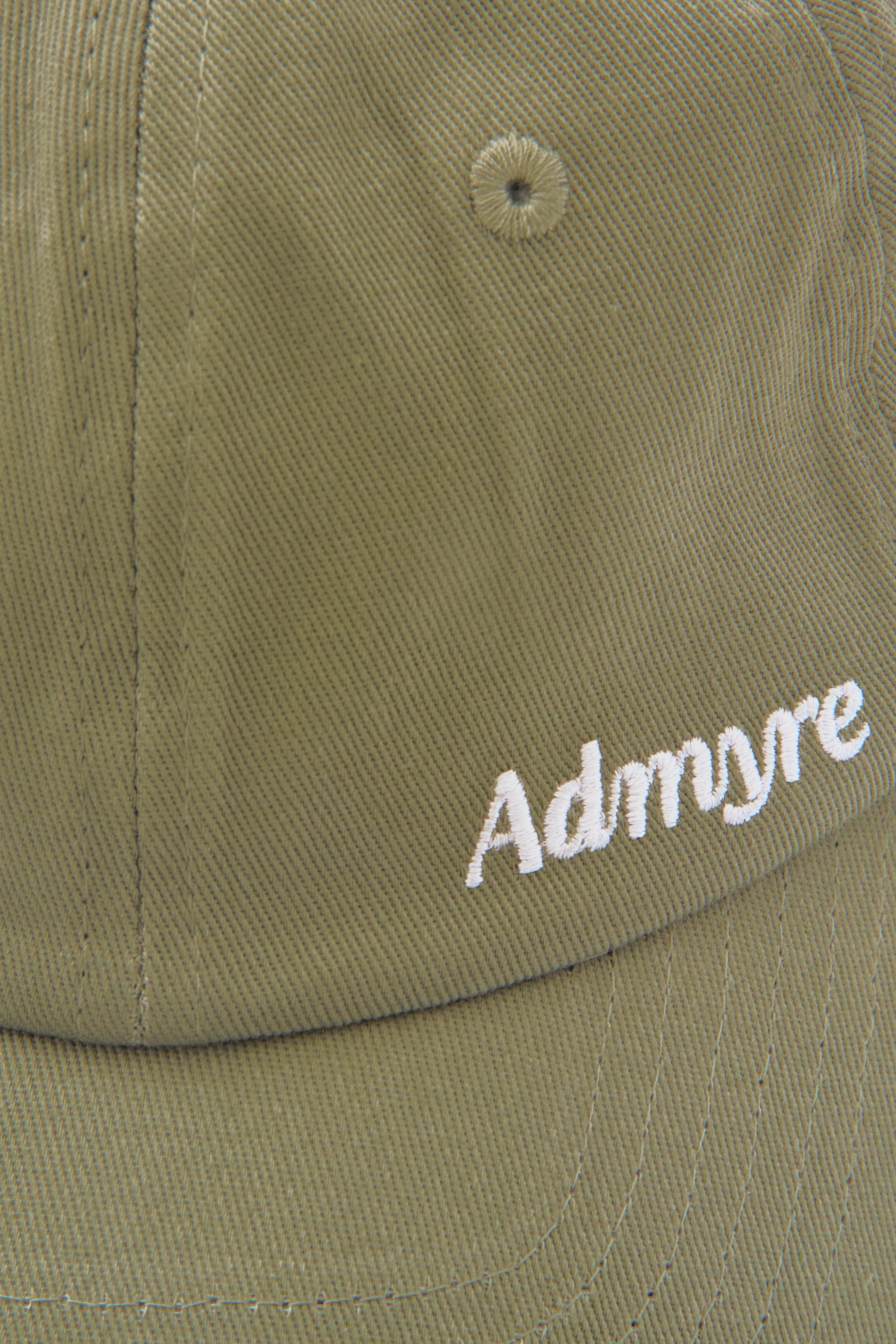 Hat de Admyre en verde: accesorio imprescindible para mujeres que buscan un estilo chic y práctico. Perfecto para combinar con cualquier outfit