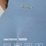 Peachy Leggings en Azul Cielo de Admyre, diseñados con tejido suave y elástico para un ajuste perfecto en cualquier actividad