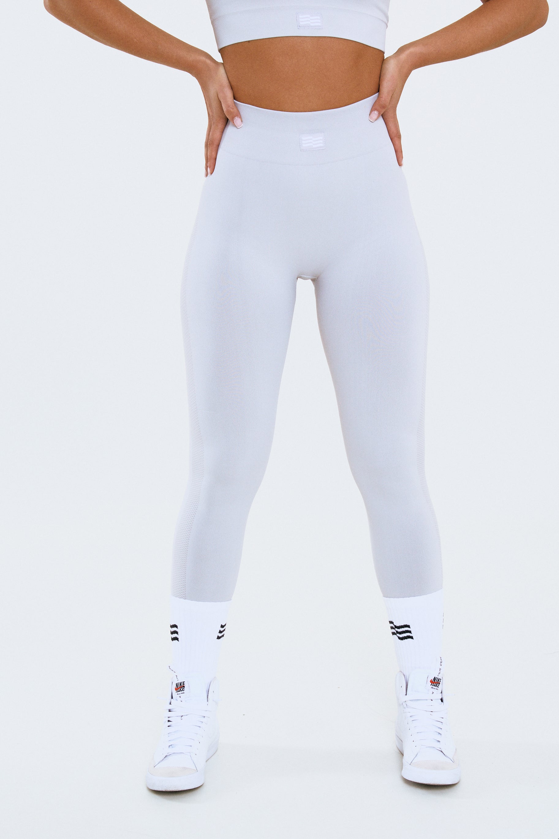 Leggings deportivos Admyre para mujeres, ideales para entrenar o yoga, combinando estilo y confort en ropa deportiva femenina