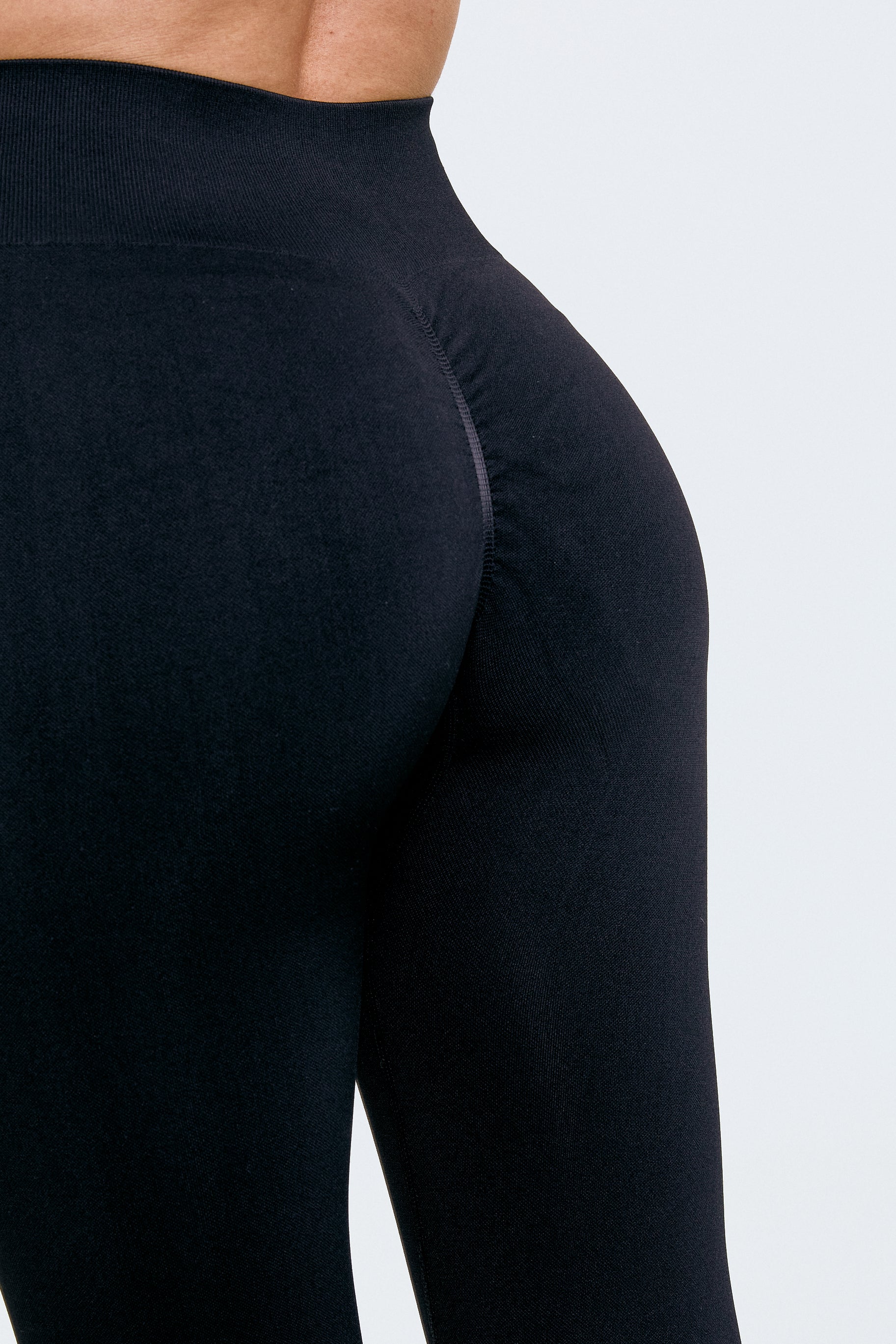 Leggings deportivos Admyre para mujeres, ideales para entrenar o yoga, combinando estilo y confort en ropa deportiva femenina