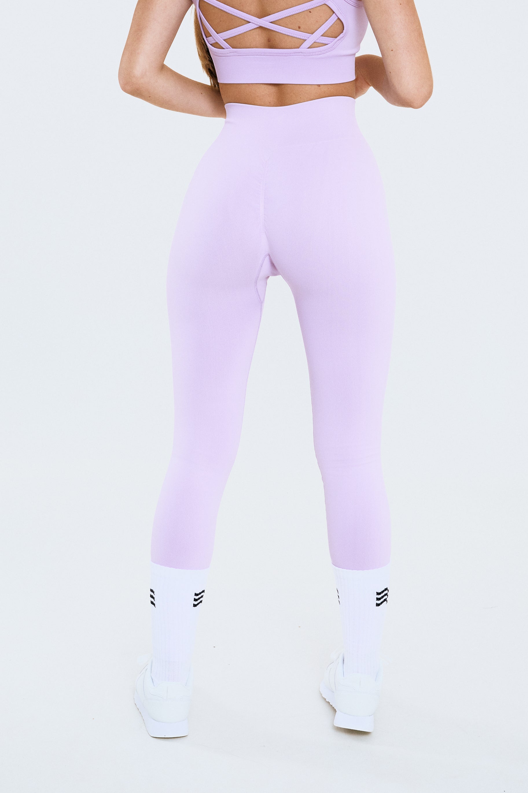 Leggings deportivos Admyre para mujeres, ideales para entrenar o yoga, combinando estilo y confort en ropa deportiva femenina