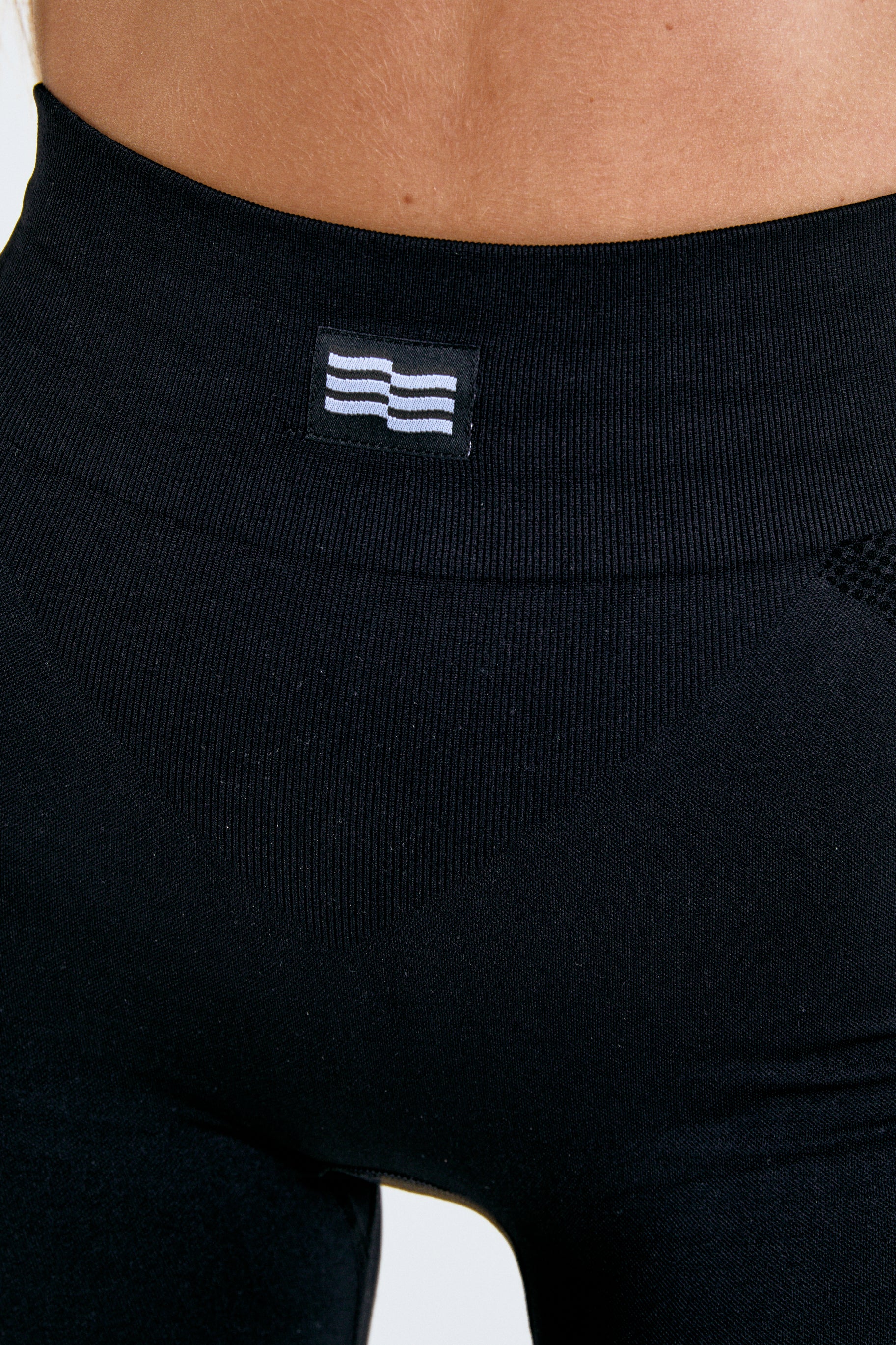 Leggings deportivos Admyre para mujeres, ideales para entrenar o yoga, combinando estilo y confort en ropa deportiva femenina