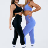 Top Aqua Admyre: un top moderno y elegante, perfecto para entrenar o salir a pasear. Ideal para cualquier deporte. 